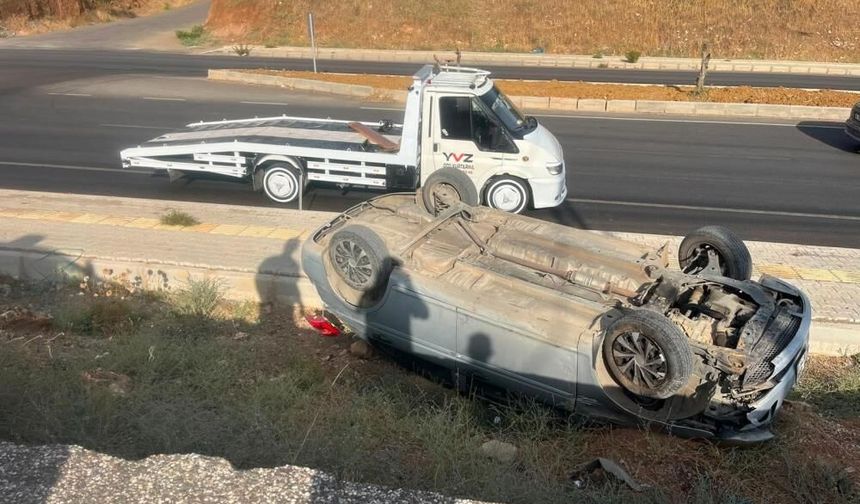Gaziantep’te otomobil ters döndü