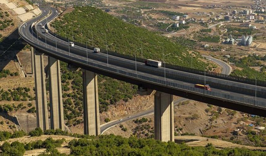 Türkiye'nin Mühendislik Harikası: Nurdağı Atatürk Viyadüğü