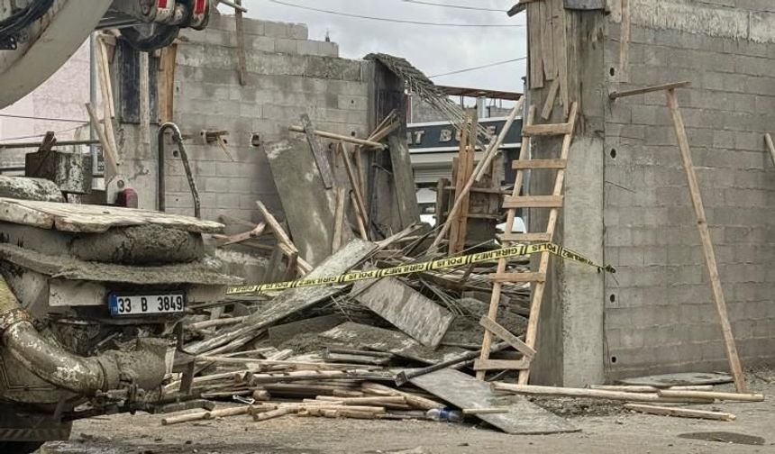 Beton dökümü sırasında ahşap kalıp çöktü