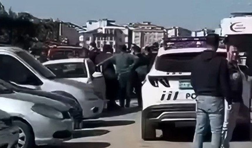 Oto galericiler sitesinde silahlı kavga