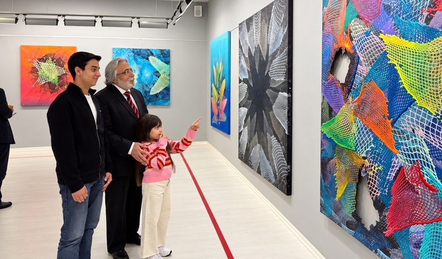 Balık Ağlarından Sanat Eserine