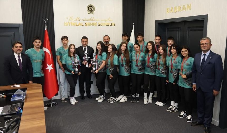 Rumkale'den Samsun'a 3 Kupa Birden