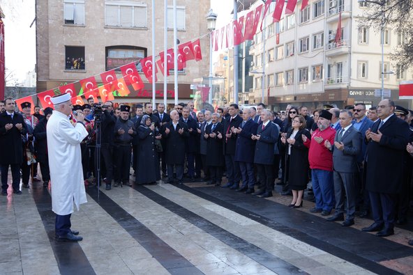 Gaziantep’te 102. Yıl Coşkusuaw105737 02