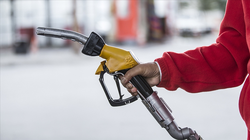 Sıra Benzin Zammında
Akaryakıt fiyatlarında etkili olan petrol fiyatlarındaki değişiklikler, döviz kurlarındaki artış ve vergilerdeki yükseliş nedeniyle sürekli dalgalanmalar yaşanıyor. 