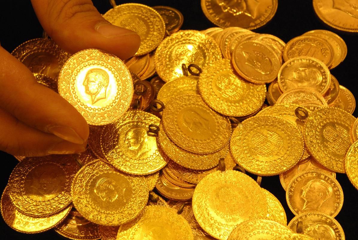 Altın ve Para Piyasaları Uzmanı İslam Memiş, altın fiyatlarındaki baskının Fed kararı sonrasında sona ereceğini ve ibrenin yukarı yönlü olacağını öngörüyor.