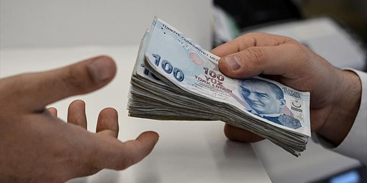 Mevduat Faiz Oranları Yükseltildi
Türkiye Cumhuriyeti Merkez Bankası, mevduat faiz oranlarını yüzde 45’e yükseltti. 
