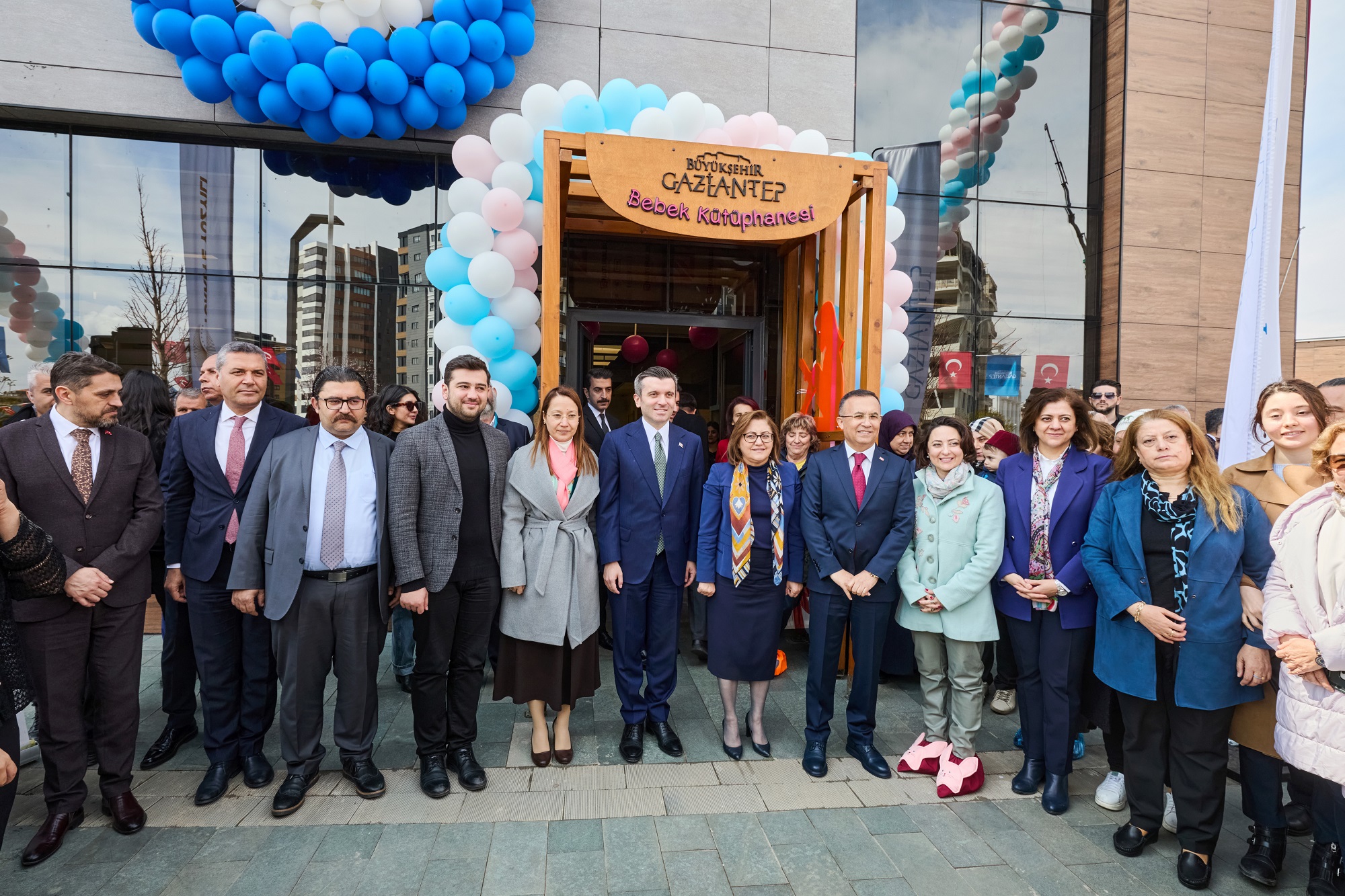 (Kiran Bebek Kütüphanesi̇ Türki̇ye’ni̇n Pek Çok Noktasinda İlham Olacak Kaynaği Olacak) (2)