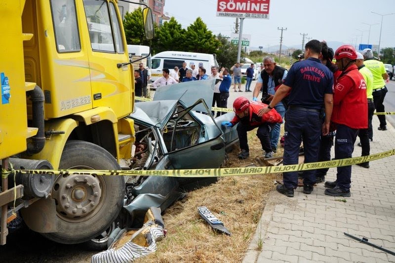 Başıboş Sokak Köpeği Faciaya Neden Oldu, 3 Ölü 1 Yaralı