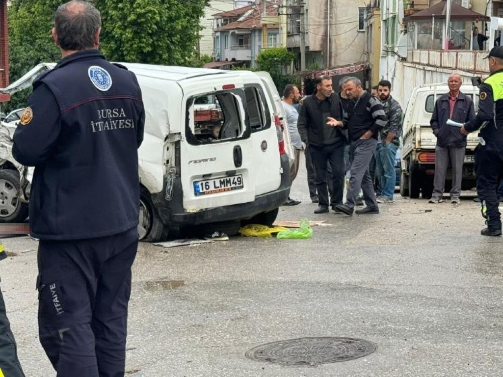 Bursa’da Korkunç Tır Kazası 3 Ölü 4 Yaralı