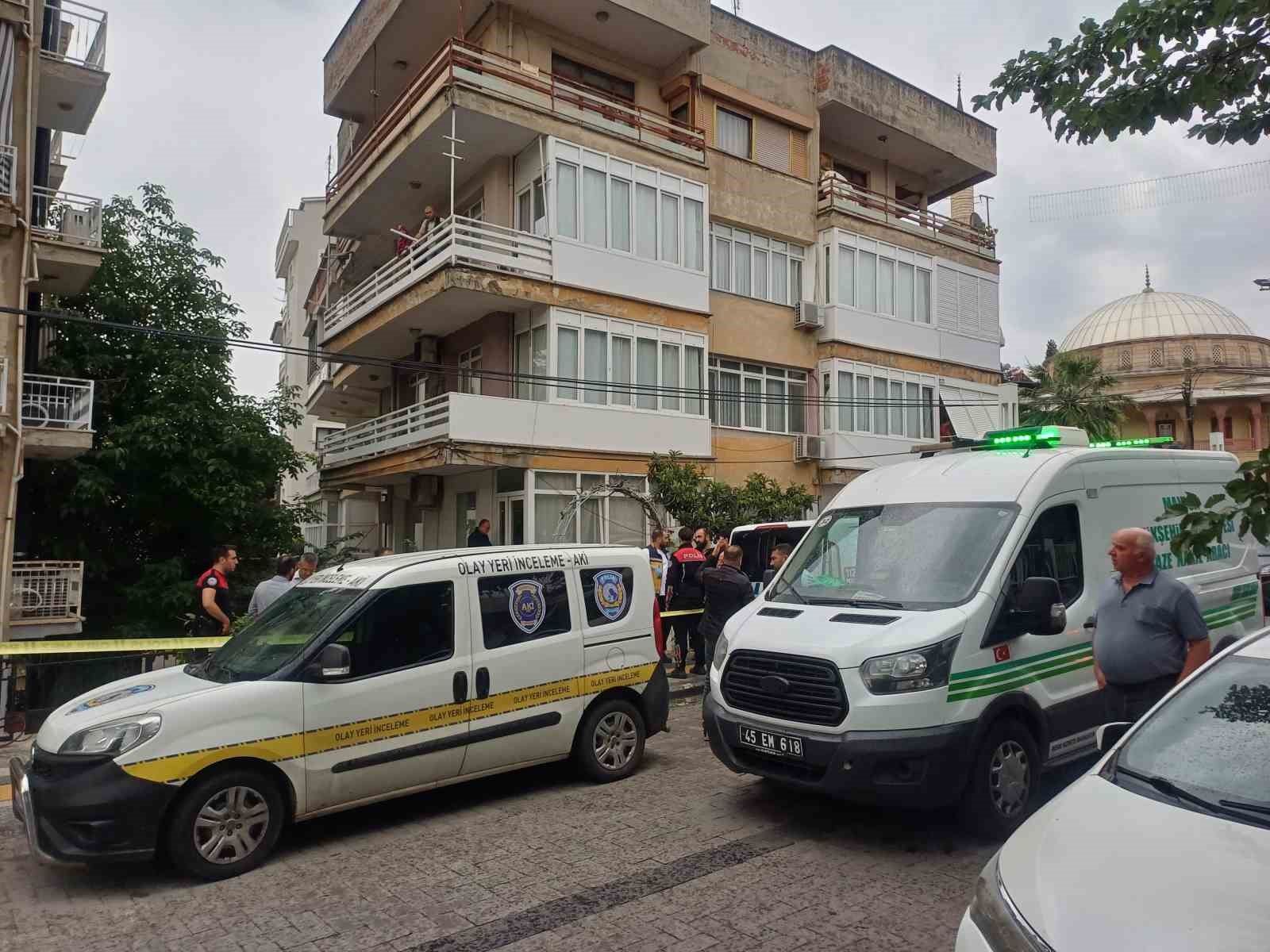 Damat Cinnet Getirdi, Eşini Kaynanasını Ve Kayınbiraderini Öldürdü