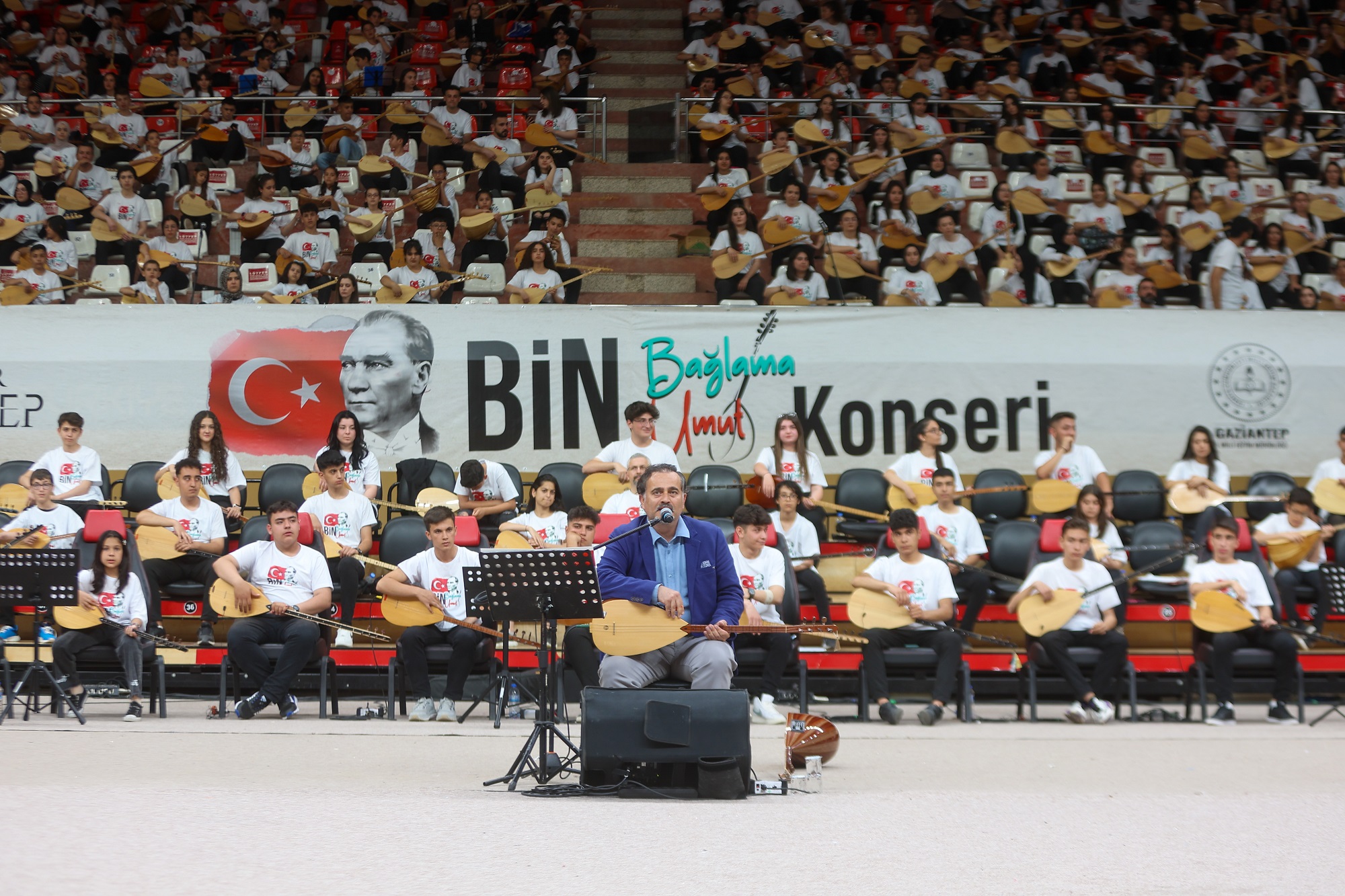 Gazi̇antep Büyükşehi̇r’den Bi̇n Bağlama Bi̇n Umut Konseri̇ (5)