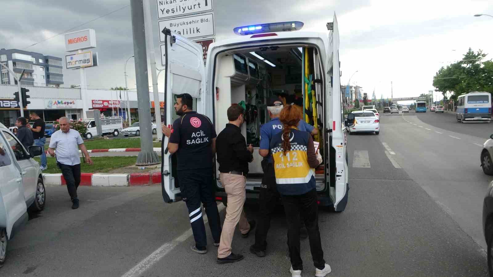 Malatya’da, Ekip Otosunun Karışığı 3 Araçlı Trafik Kazasında 2 Polis Memuru Ile Bir Çocuk Yaralandı.