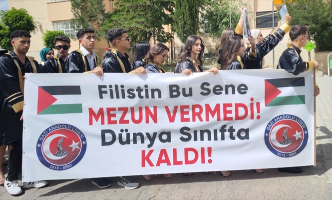 Mezuniyet Töreninde Filistin Bu Sene Mezun Vermedi Pankartı Açıldı Siirt