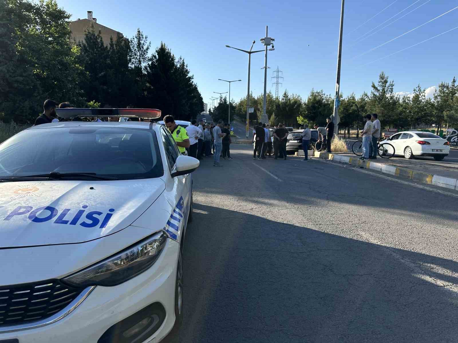 Diyarbakır Iki Otomobil Kafa Kafaya Çarpıştı 2’Si Çocuk 7 Yaralı