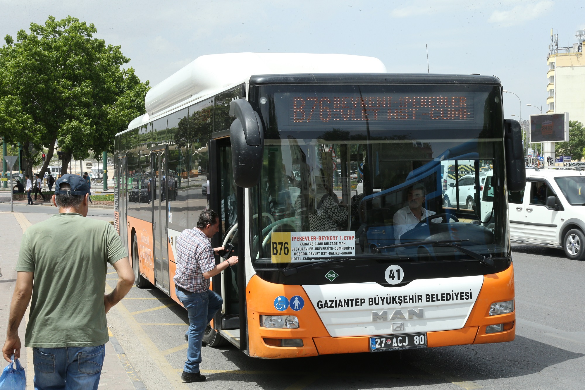 Gazi̇antep Büyükşehi̇r’den 15 Temmuz’da Ücretsi̇z Toplu Ulaşim Hi̇zmeti̇! (1)