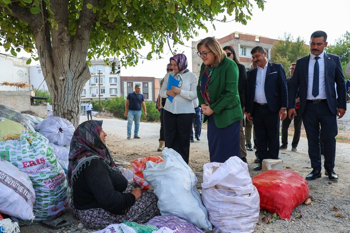 Başkan Şahi̇n, Oğuzeli̇’ne Tekni̇k Eki̇bi̇yle Çikartma Yapti (2).Jpeg