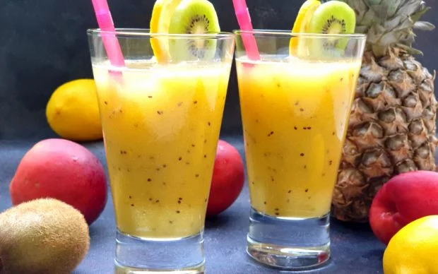 Tropikal Ananas Ve Mango Smoothie