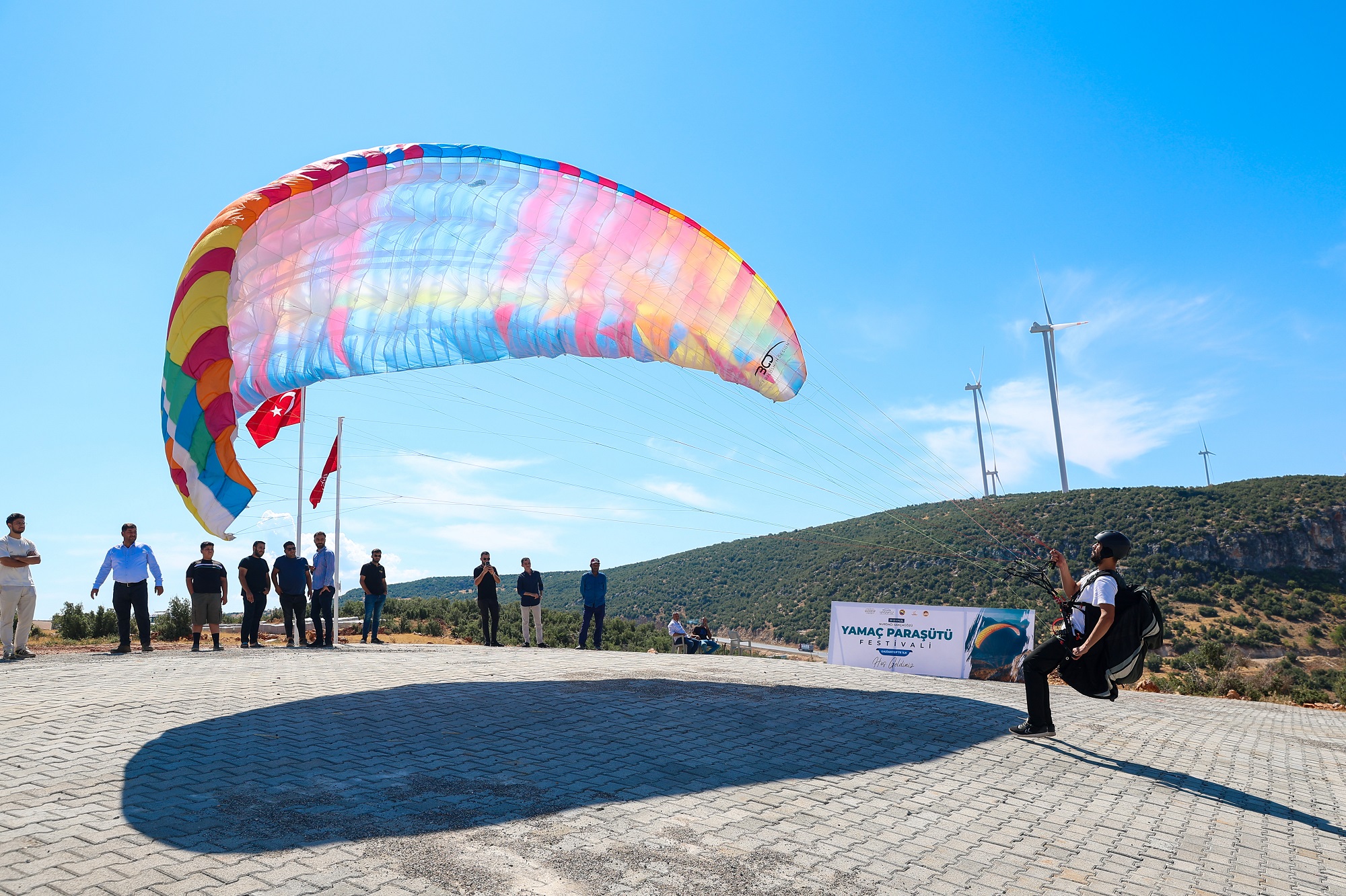 Gazi̇antep'te Gökyüzü Şenli̇ği̇ İlk Yamaç Paraşütü Festi̇vali̇ Başladi (1)