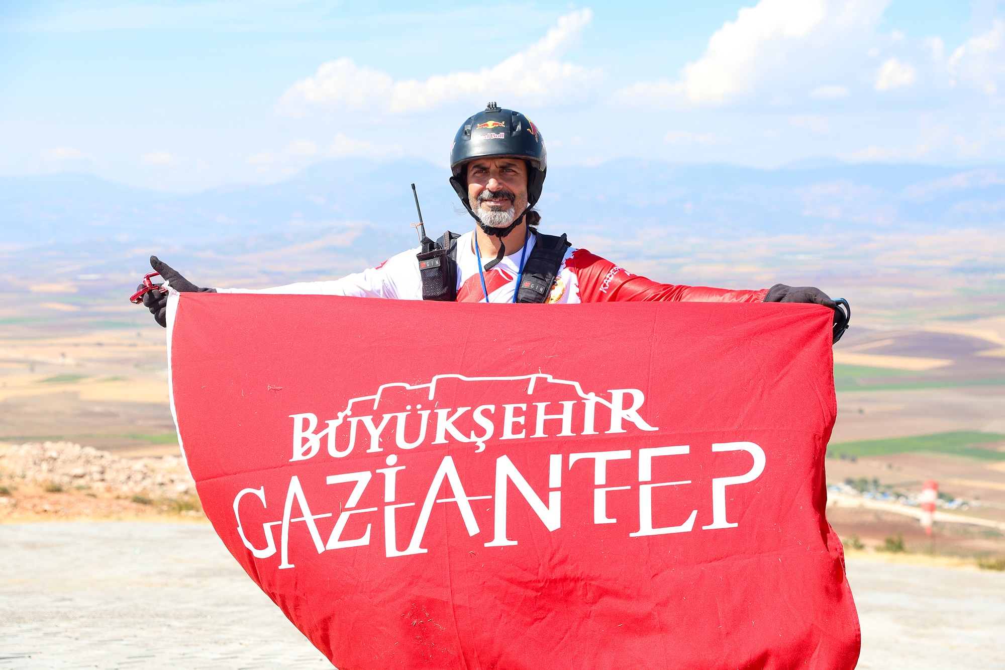 Gazi̇antep'te Gökyüzü Şenli̇ği̇ İlk Yamaç Paraşütü Festi̇vali̇ Başladi (4)