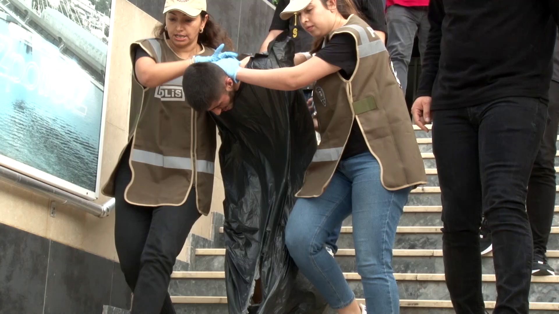 Polis Memurunu Şehit Eden Şüpheli Adliyeye Sevk Edildi (5)