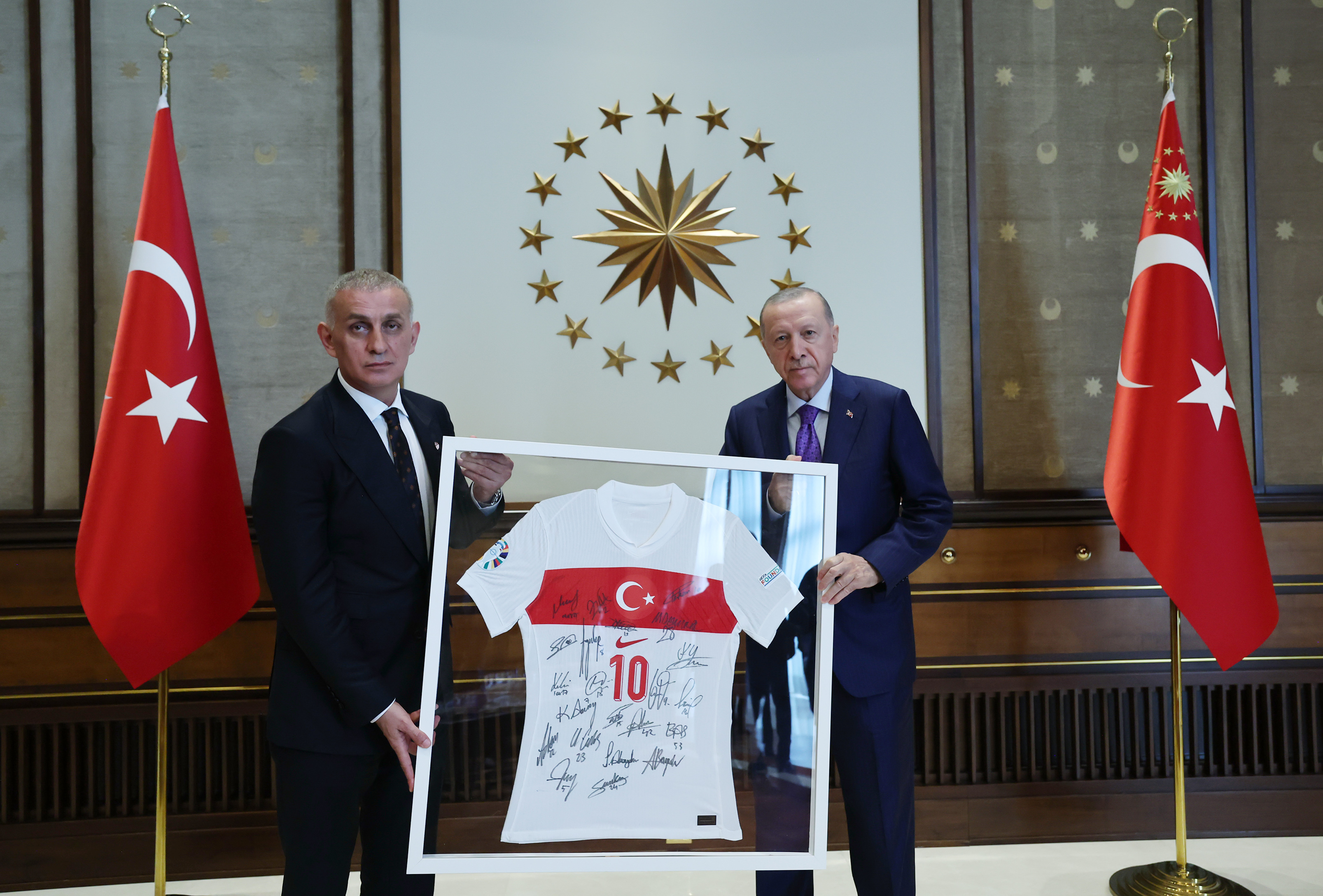 Tff Yînetimi Cumhurbaükanç Erdoßan'ç Ziyaret Etti