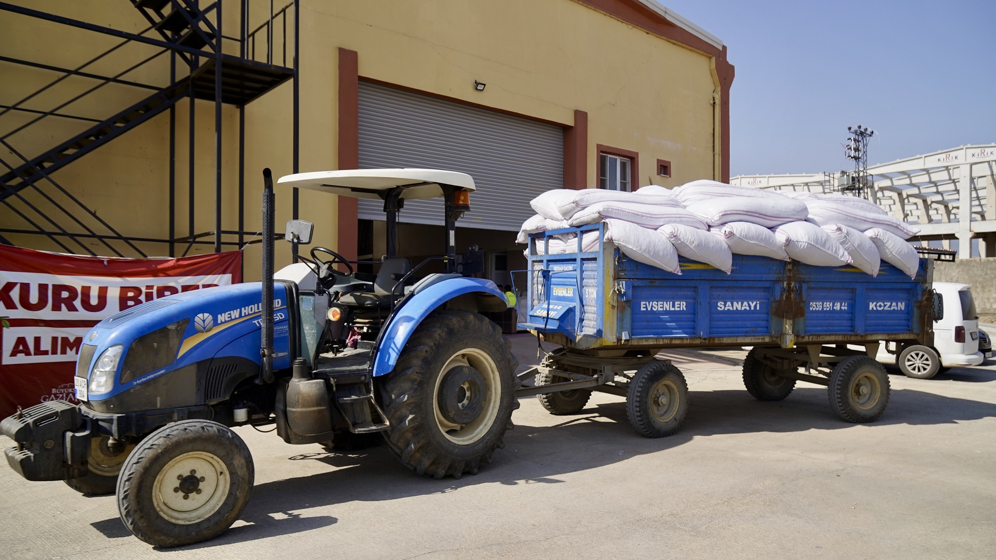 Büyükşehi̇r’den Bi̇ber Üreti̇ci̇si̇ne Destek Çi̇ftçi̇ler Nefes Aldi (4)