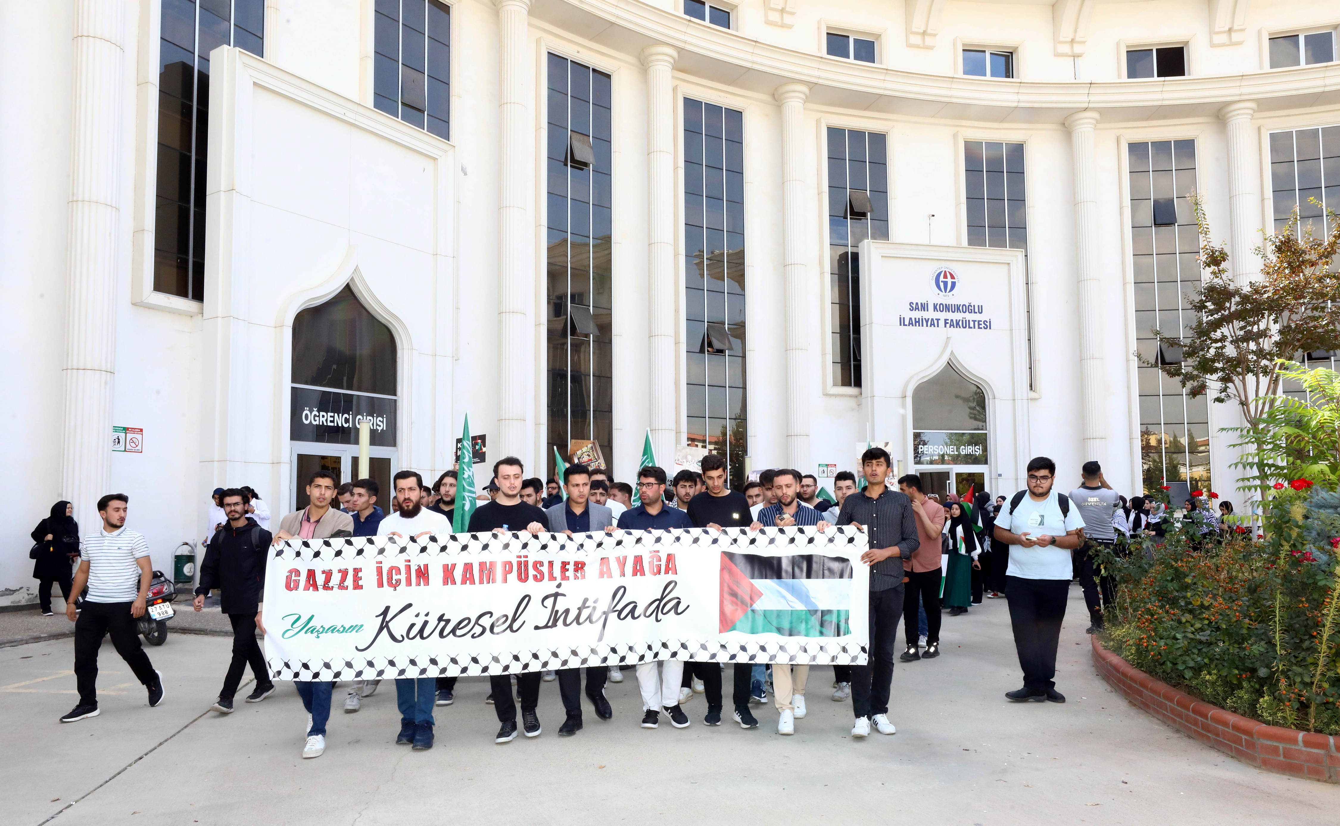 Gaün Öğrenci̇leri̇ Aksa Tufani’nin Yil Dönümü İçi̇n Yürüyüş Düzenledi̇ 01