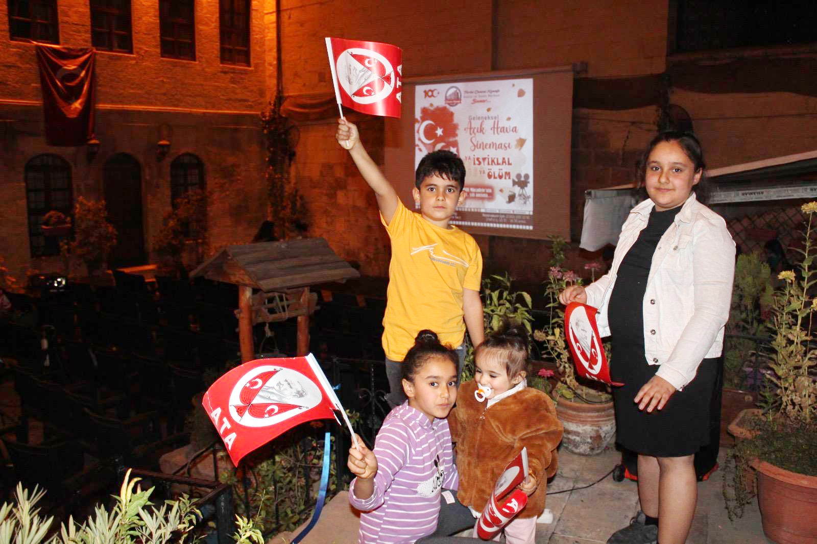 Gaün’de Cumhuri̇yet Bayrami’na Özel Nostalji̇k Kutlama (3) (1)