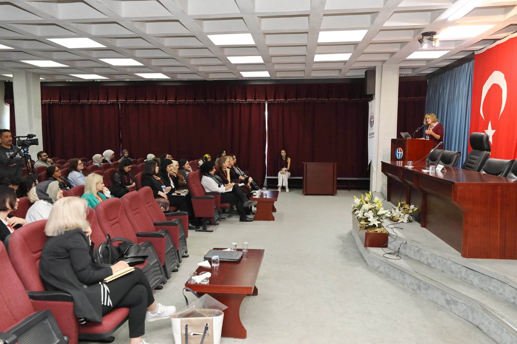 Gaün’de Günümüz Koşullarinda Felsefeyi̇ Yeni̇den Düşünmek Konferansi 1