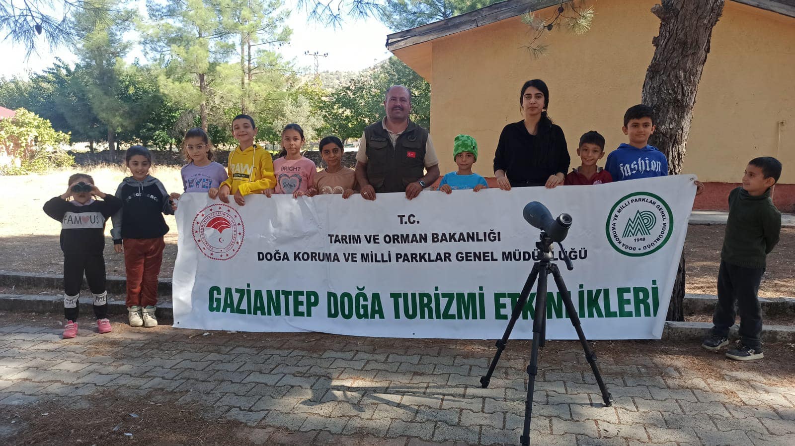 Kuş Gözlemaa 20241030 36056027 36056018 Islahiyede Ogrenciler Kus Gozlemi Yapti