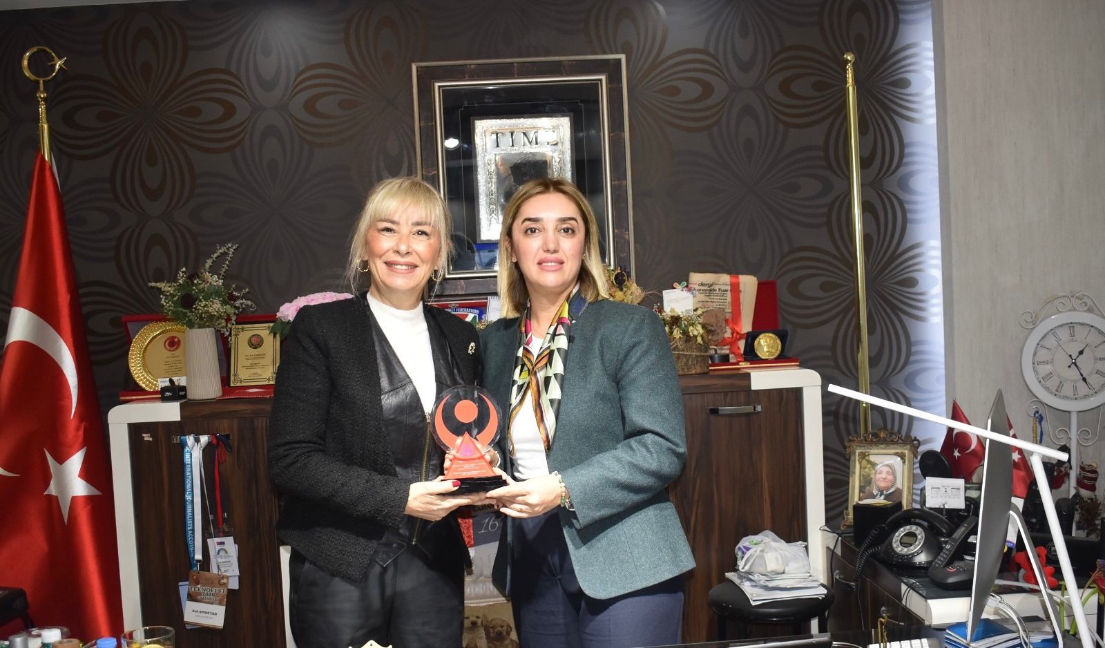 Aslı Emektar Plaket (1)