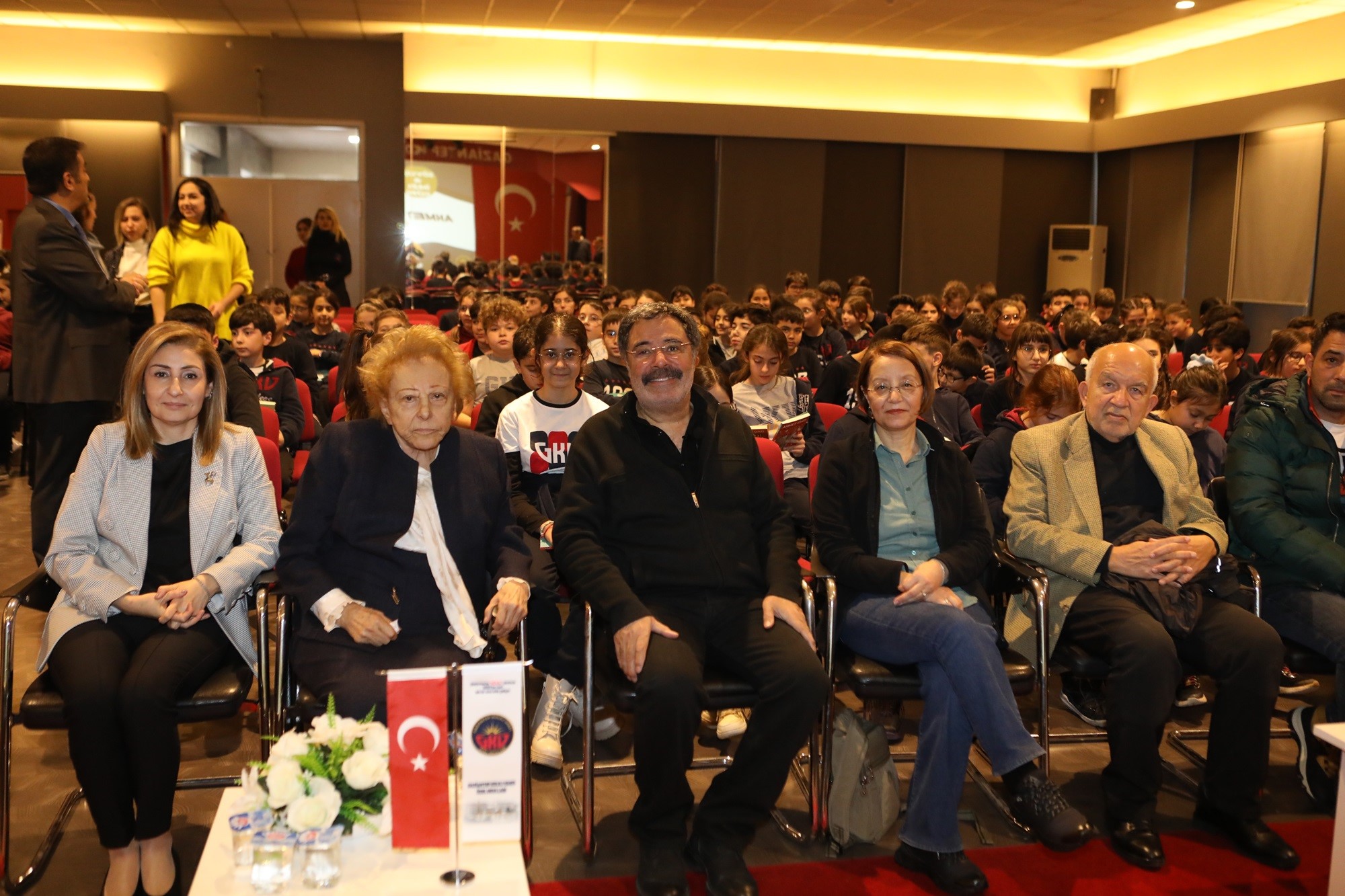 Gaziantep Kolej Vakfı Ahmet Ümit (5)