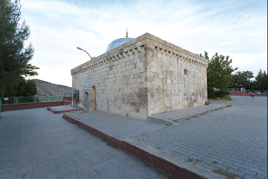 Sa’d Bin Ebu Vakkas Hazretleri Türbesi