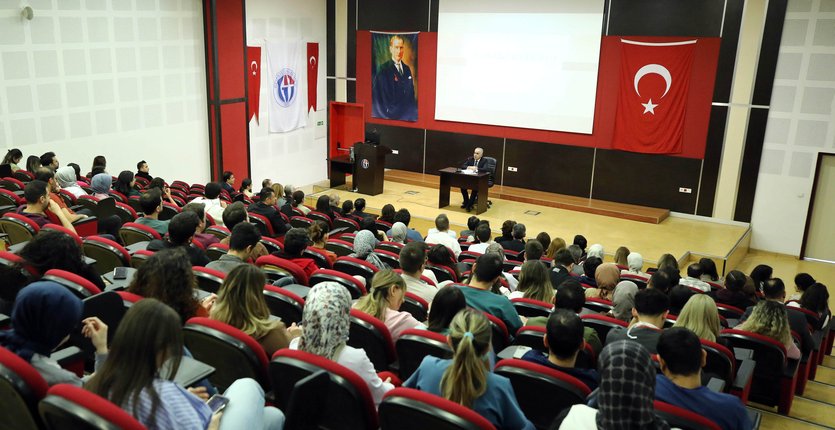 Gaün Di̇ş Heki̇mli̇ği̇ Fakültesi̇ Akademi̇k Kurul Toplantisi Gerçekleşti̇ri̇ldi̇ (4)