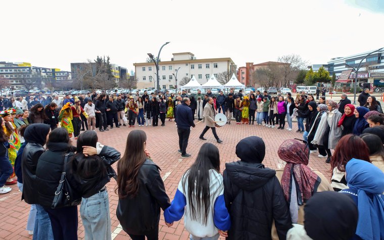 Gazi̇antep Üni̇versi̇tesi̇nde Nevruz Coşkusu (10)