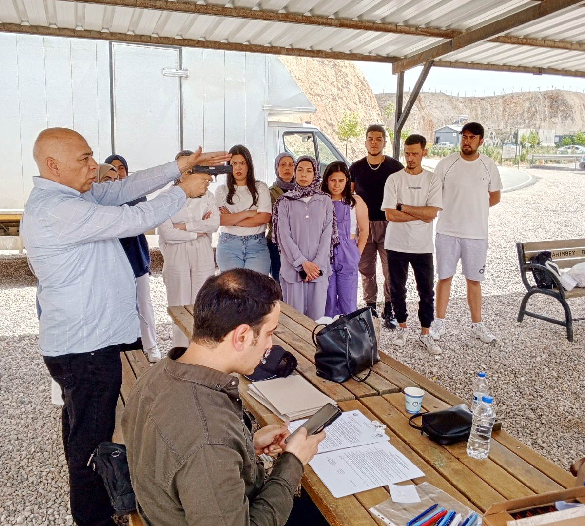 Gaün Öğrenci̇leri̇ne Uygulamali Atiş Eği̇ti̇mi̇ Veri̇ldi̇ 1