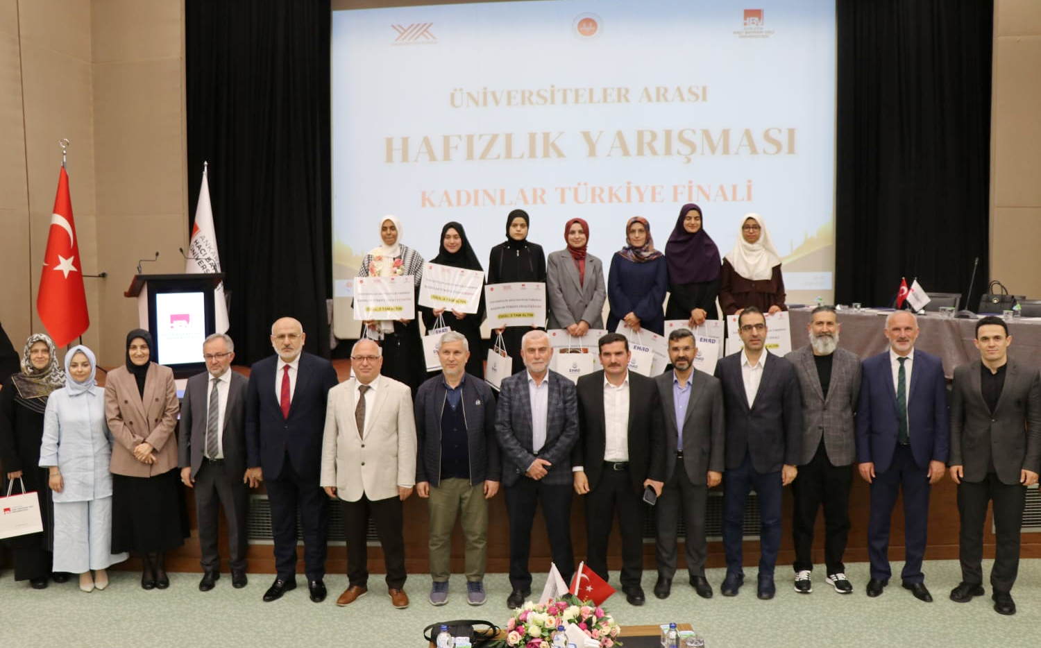 Gaün Öğrenci̇si̇ Hafizlik Yarişmasinda Türki̇ye İki̇nci̇si̇ Oldu 3