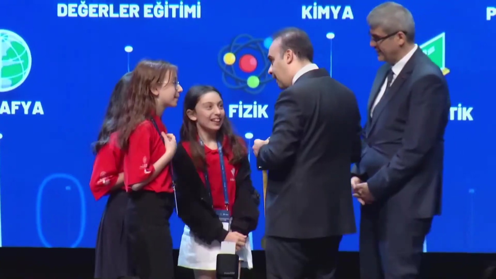 Sanko Okullari Öğrenci̇leri̇ Tübi̇tak'ta Türki̇ye Bi̇ri̇nci̇si̇ Oldu (2)