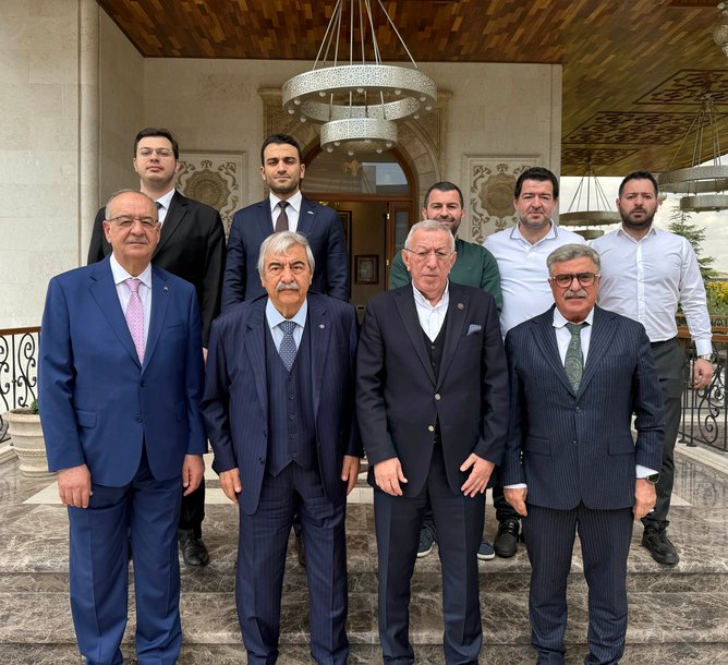 Sankoabdulkadi̇r Konukoğlu İş İnsani Ahmet Şekeroğlu Nu Zi̇yareti̇ Etti̇