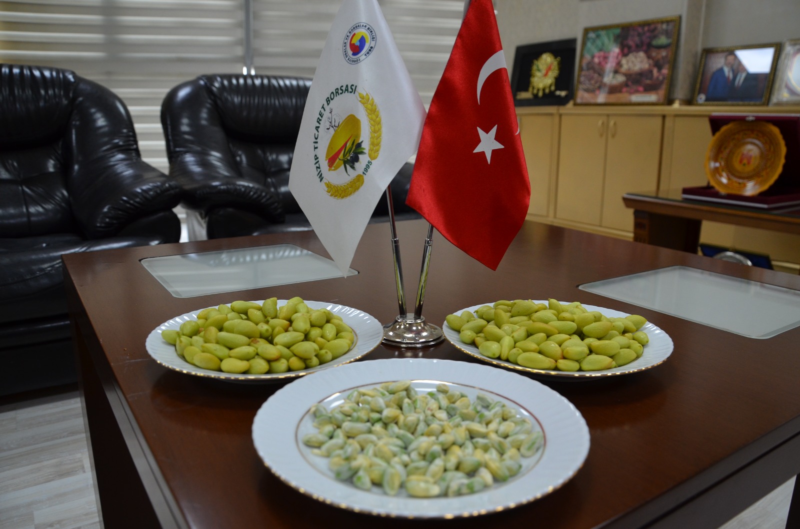 Fıstık A A 20250611 38249290 38249289 Y I L I N I L K A N T E P F I S T I G I Y E T I S T I R I C I S I A L T I N L A O D U L L E N D I R I L D I