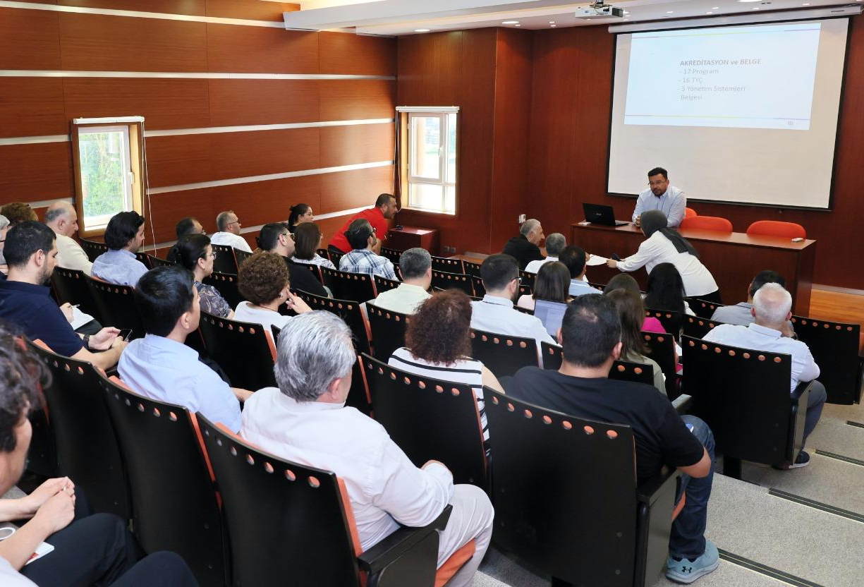 Gazi̇antep Üni̇versi̇tesi̇nde Kali̇te Komi̇syonu Toplantisi Gerçekleşti̇ri̇ldi̇ 3