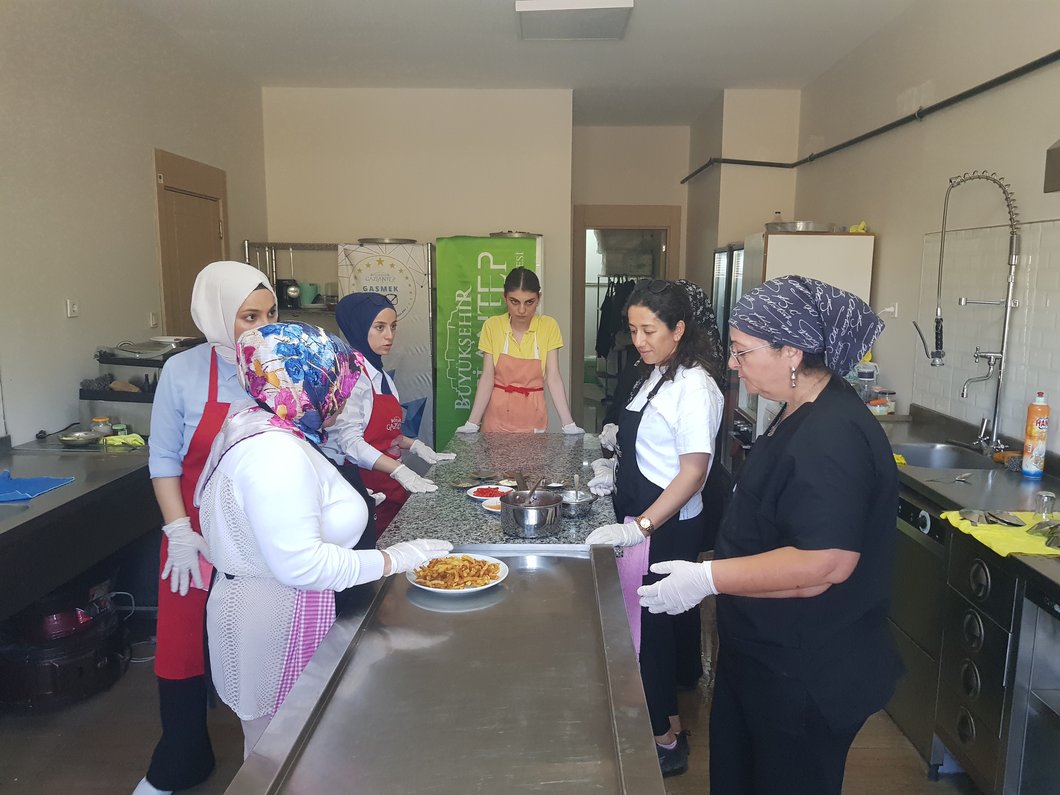 Nurdağı A A 20250626 38393908 38393905 N U R D A G I I P E K Y O L U S O S Y A L G I R I S I M C I L I K M E R K E Z I N D E G E L E C E G I N A S C I L A R I Y E T I S I Y O R