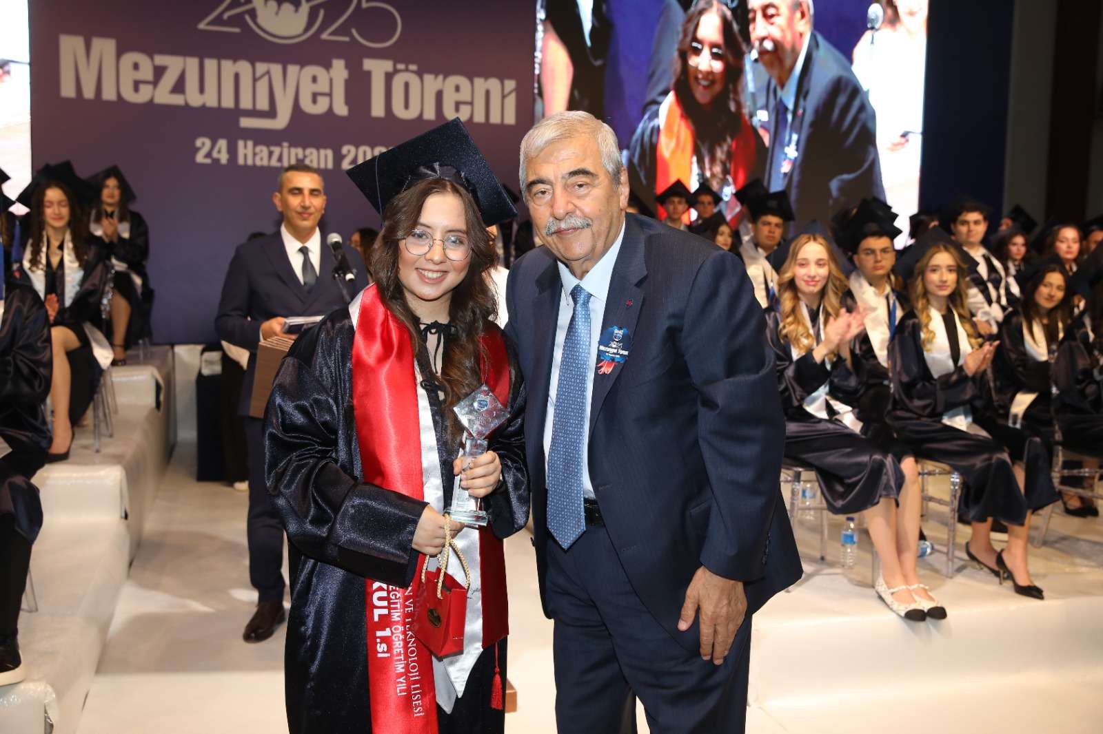Sanko Okullari Nda Mezuni̇yet Heyecani (3)