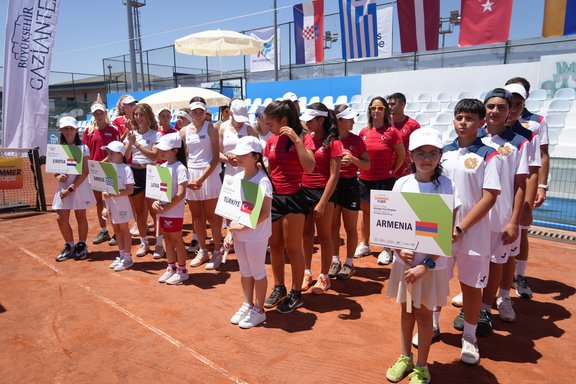 Tenis A W483858 03