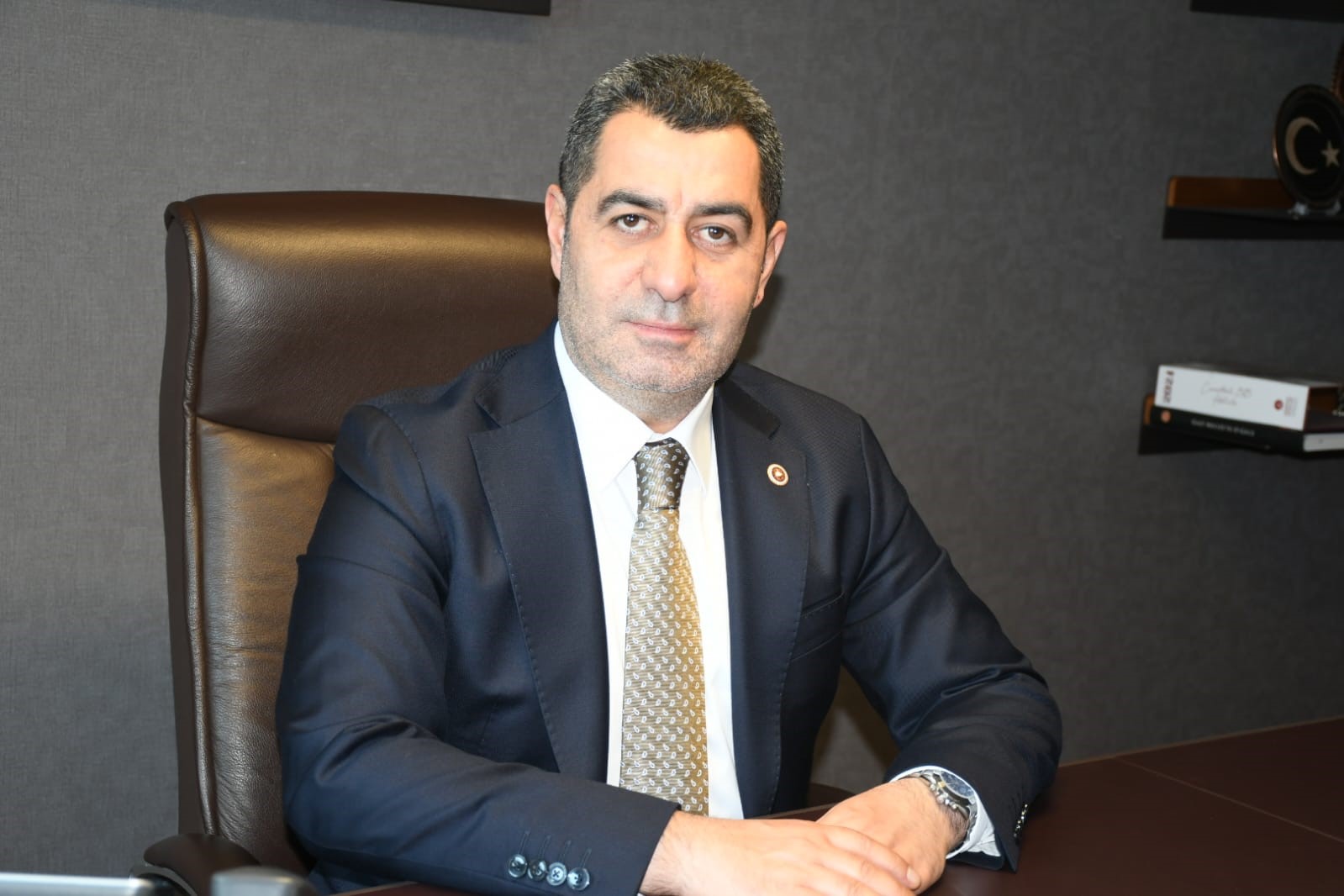 Elektri̇k Kri̇zi̇ Büyüyor (1)-1
