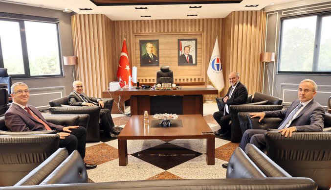 Suri̇ye Büyükelçi̇si̇ Prof. Dr. Burhan Köroğlu’ndan Gaün Rektörüne Zi̇yaret 2