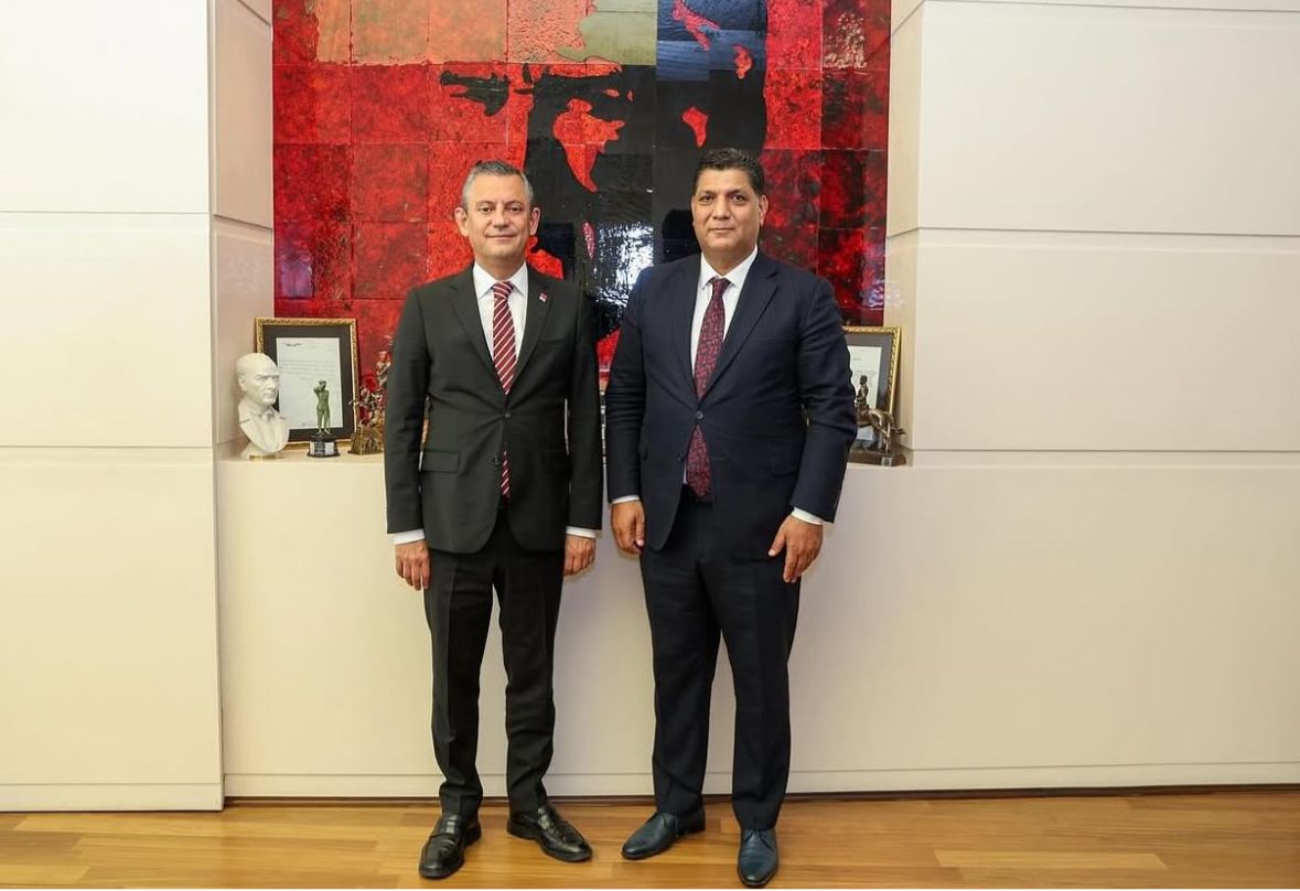 Chp Kiliçlari Kuşandi (1)
