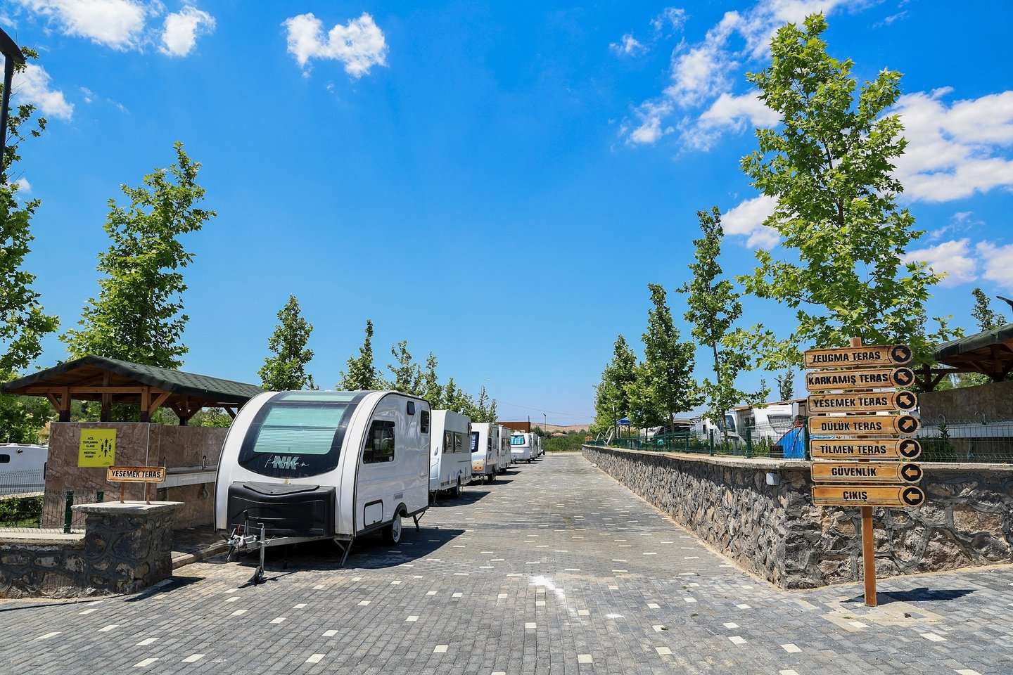 Karavan A W518095 01