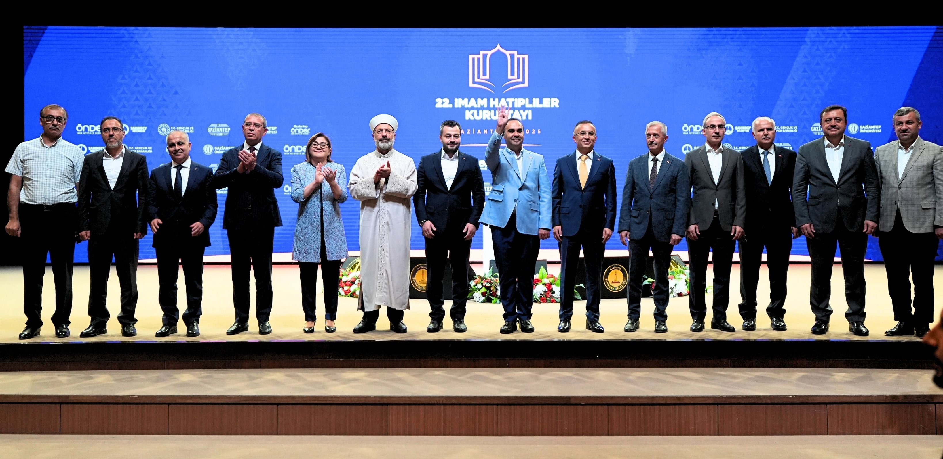 Bakan Kacır (3)