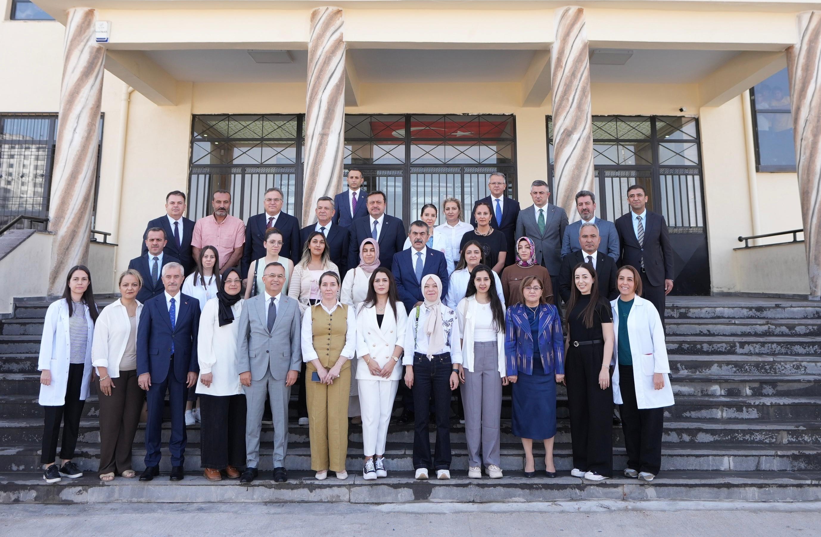 Bakan Tekin (3)